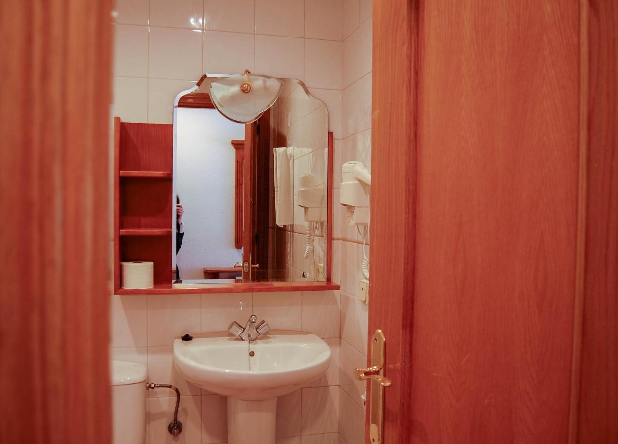 Hotel El Gamo Tragacete Bagian luar foto
