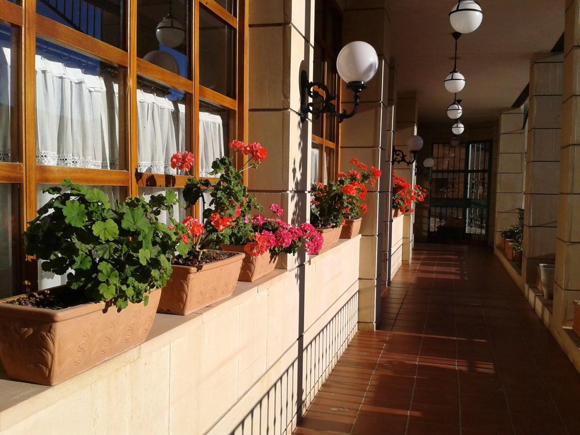 Hotel El Gamo Tragacete Bagian luar foto